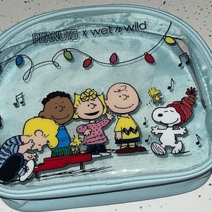 Wet n Wild x Peanuts cosmetic bag